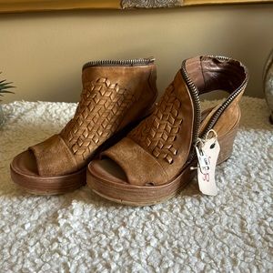 Sundance | 98 Woven Naylor Sandals (never worn)